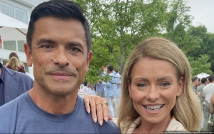 Kelly Ripa Recalls Moment When Daughter Lola Walking In on Her and Mark Consuelos Having Sex