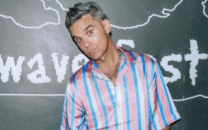 Robbie Williams Considers Getting Plastic Surgery