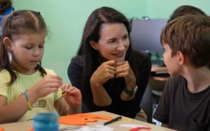 Kristin Davis Shares Her Experience After Visiting Ukrainian Refugees