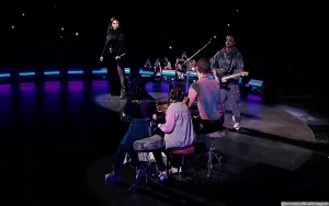 Selena Gomez Suffers Little Fashion Mishap After Performing With Coldplay and H.E.R. 