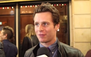 Jonathan Groff Recalls Shaking When Coming Out as Gay to His Family