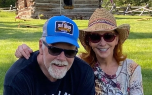 Reba McEntire Talks About Dating Boyfriend Without 'Physical Contact' for 6 Months