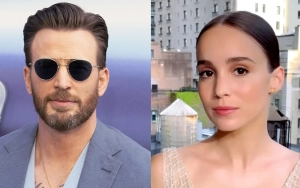 Chris Evans Flaunts Wedding Ring for First Time at New York Comic Con After Marrying Alba Baptista