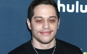 Pete Davidson Weighs in on Israel-Palestine War During Emotional 'SNL' Monologue