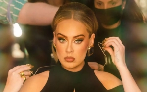 Adele Lets Her Beauty Team Apply Her Make-Up While She's Still Asleep