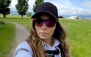 Jessica Biel Forced to Stay Inside Plane During 'Crazy Snowstorm'
