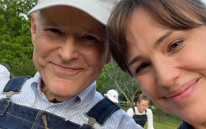 Jennifer Garner Mourns the Loss of Her Beloved Father