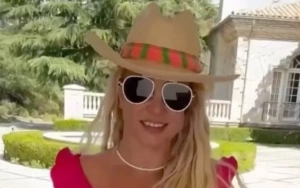 Britney Spears Implores Fans Not to 'Judge' Her in Makeup-Free Video