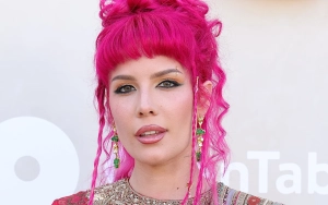 Halsey Sparks New Album Buzz With Cryptic Website 'For My Last Trick'