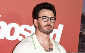 Chris Evans Denies Signing Israeli Bomb During Visit to Military Camp