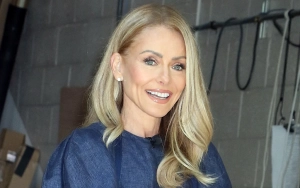 Kelly Ripa's Gray Hair Stubbornly Remains After Spending Endless Hours in Salon Chair