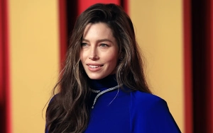 Ringless Jessica Biel Looks Carefree on NYC Set After Justin Timberlake's DWI Arrest
