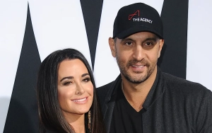 Kyle Richards Removes 'Wife' From Instagram After Mauricio Umansky's PDA-Filled Outing in Greece