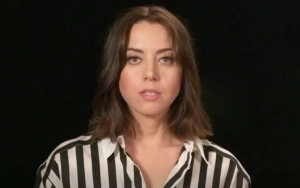 Aubrey Plaza Injures Her Knee at WNBA All-Star Weekend