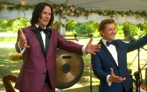 'Bill and Ted' Stars Keanu Reeves and Alex Winter Reunite for Broadway's 'Waiting for Godot'