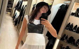 Irina Shayk Posts Bathroom Selfie Amid Ex Bradley Cooper's PDA-Filled Getaway With Gigi Hadid