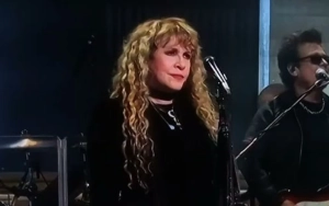 Stevie Nicks Makes Stirring Return to 'SNL' with Women's Rights Anthem