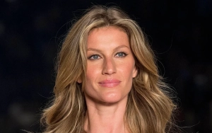 Pregnant Gisele Bundchen Runs Errands in Baggy Clothes