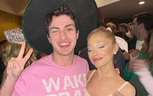 Ariana Grande Reacts to Harry Daniels Serenading Her With Her Disliked Song