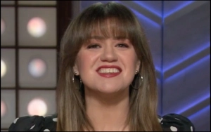 Kelly Clarkson Adds Country Twist to Sabrina Carpenter's 'Please Please Please'