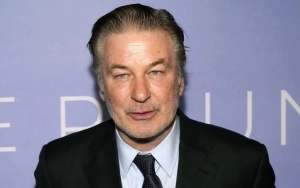 Alec Baldwin Trolled for Leaving His Pants Unzipped in Embarrassing Wardrobe Malfunction on 'SNL'