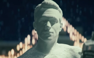 Ryan Reynolds Pokes Fun at 'Hot Frosty' in Hilarious Aviation Gin Ad