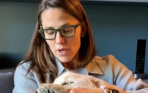 Jennifer Garner Mourns Loss of Beloved Dog and Pretend Cooking Show Co-Star Birdie