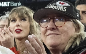 Taylor Swift Mimicks Travis Kelce's First Down Celebration at Chiefs Game