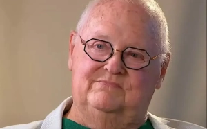 'Neighbors' Star Ian Smith Battles Terminal Cancer, Quits Acting Following Diagnosis
