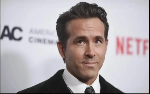 Ryan Reynolds Claps Back at Critic Who Thinks He's Unworthy of 'Actors on Actors' Spot