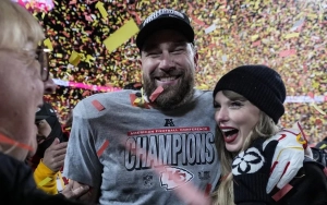 Taylor Swift Kisses Travis Kelce to Celebrate Chiefs' AFC Championship Victory 