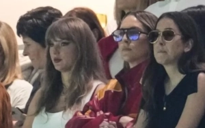 Taylor Swift Looks Anxious as Eagles Lead the Game at Super Bowl 2025
