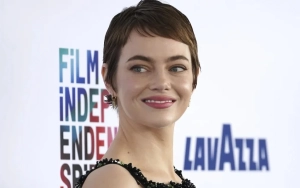 Emma Stone Brought to Tears by Jesse Eisenberg at 2025 Indie Spirit Awards