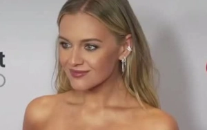 Kelsea Ballerini Bares Abs at iHeartRadio Music Awards 2025 After Denying Pregnancy Rumor