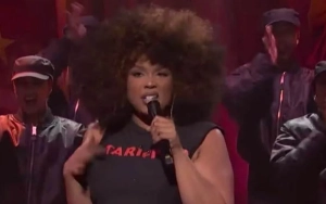 Lizzo Trolls Donald Trump During 'SNL' Performance