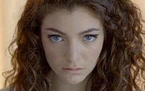 Lorde Apologizes After Police Shut Down Surprise NYC Park Gig 
