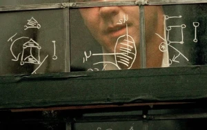 Russell Crowe's Divisive Oscar Drama 'A Beautiful Mind' Now Streaming