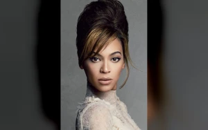 Beyoncé Reveals Fresh Blonde Bob, Dominates Super Bowl LX Style