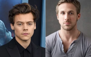 Harry Styles Unexpectedly Appears During Ryan Gosling’s SNL Monologue