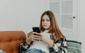 Your Tweens First Phone: A Parents Survival Guide