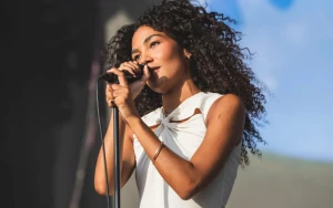 Olivia Dean’s Man I Need Hits One Billion Streams, Sets Records Worldwide