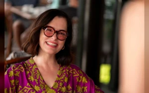Parker Posey Hosts The Mob, Hulu’s Celebrity Mob-Themed Competition Show