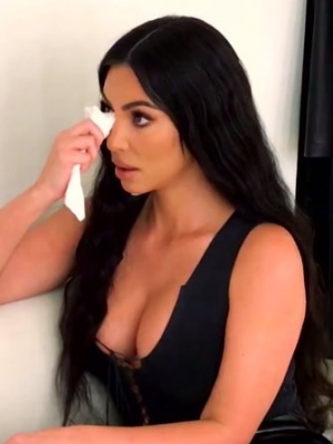 Kim Kardashian in Tears as She Fears of Having Lupus in New 'KUWTK' Trailer