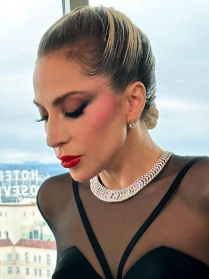 Oscars Photographer Accused for 'Touching' Lady GaGa's 'Butt' When She Helped Him