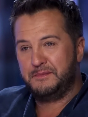 'American Idol': Luke Bryan Almost Can't Breathe After Platinum Ticket Winner Sings 'Hallelujah' 