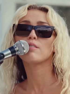 Miley Cyrus Debuts New Live Performance of 'Jaded' for Her 'Backyard Sessions'