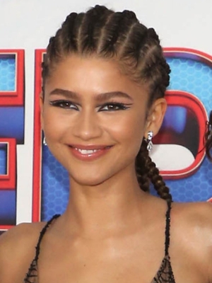 Zendaya Reacts to Tom Holland Treating Fans to His 'Sexiest' Photo on 27th Birthday