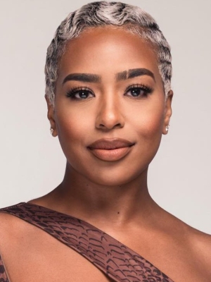 B. Simone Dragged After Urging Fans to Subscribe to Her Close Friends Following Ms Jacky Oh's Death
