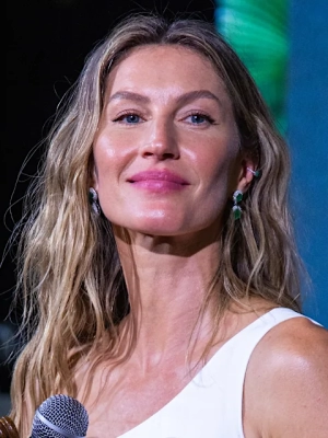 Gisele Bundchen Going Through 'Very Tough' Times With Her Family After Tom Brady Divorce