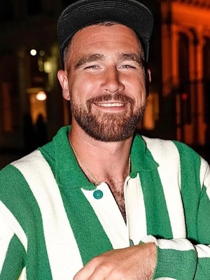 Travis Kelce Spotted Leaving Taylor Swift's NYC Apartment After Spending the Night Together